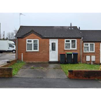 1 Bedroom Bungalow for rent 